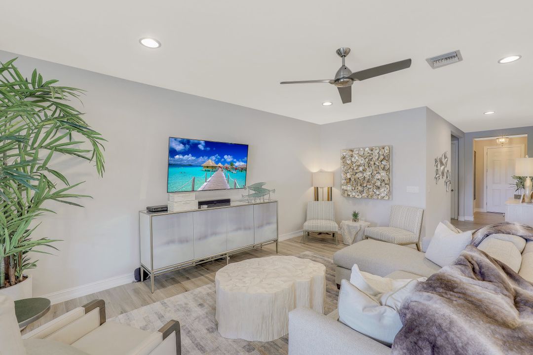 14664 Topsail Dr, Naples, FL 34114