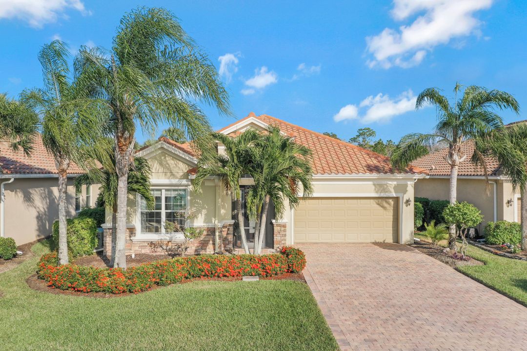 9090 Limestone Ln, Naples, FL 34120