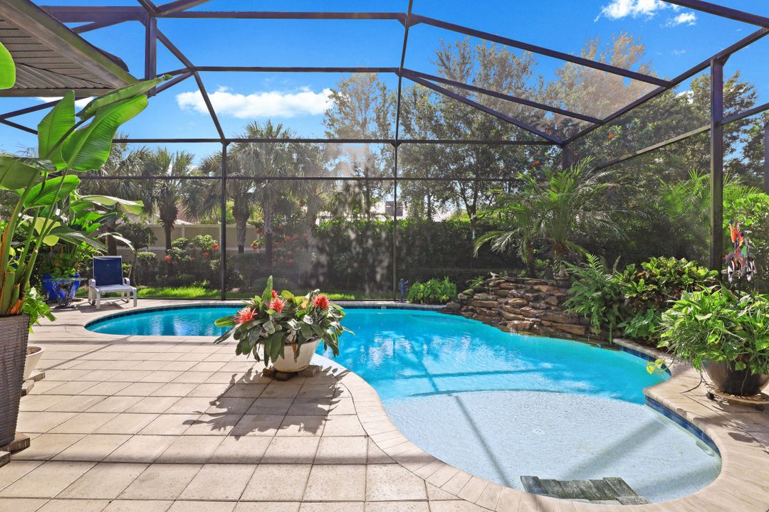 10102 Palazzo Dr, Naples, FL 34119