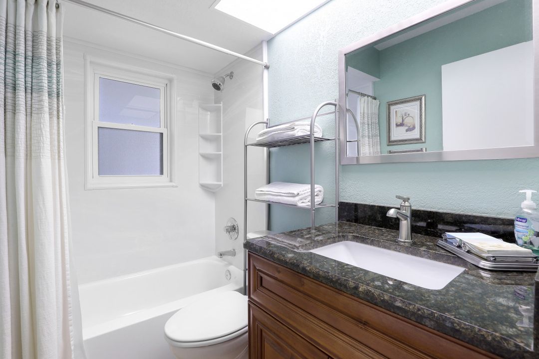 2208 Viscaya Pkwy, Cape Coral, FL 33990