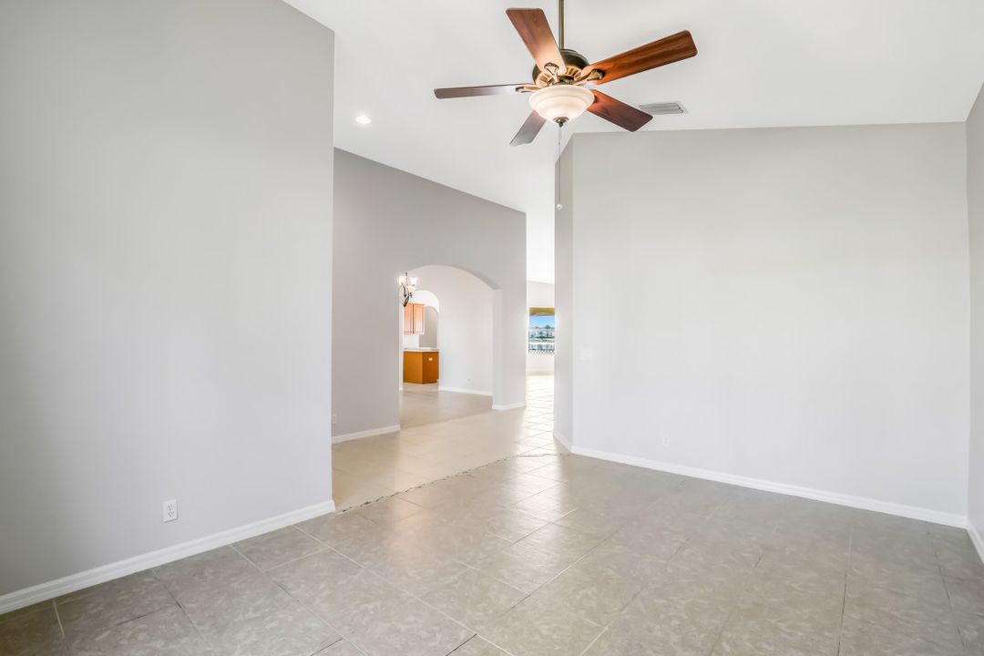 2227 Grove Dr, Naples, FL 34120