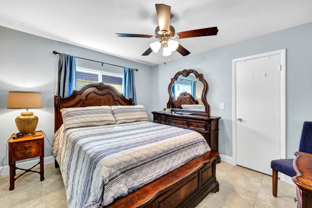 1229 SW 54th St, Cape Coral, FL 33914