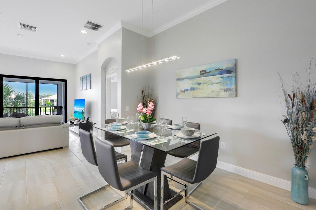 2181 Frangipani Cir  #201, Naples, FL 34120