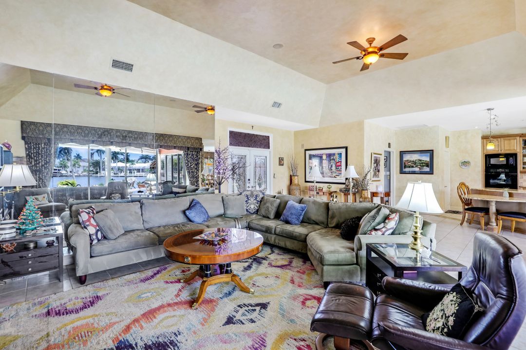 419 Nassau Ct, Marco Island, FL 34145