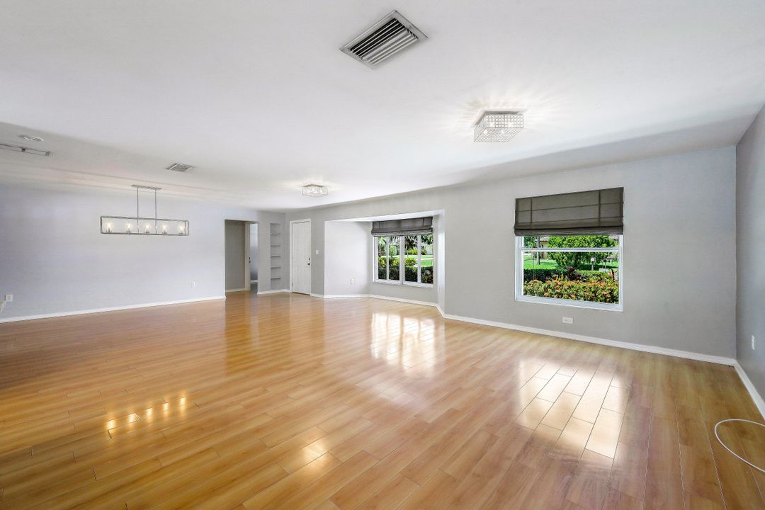 800 100th Ave N, Naples, FL 34108