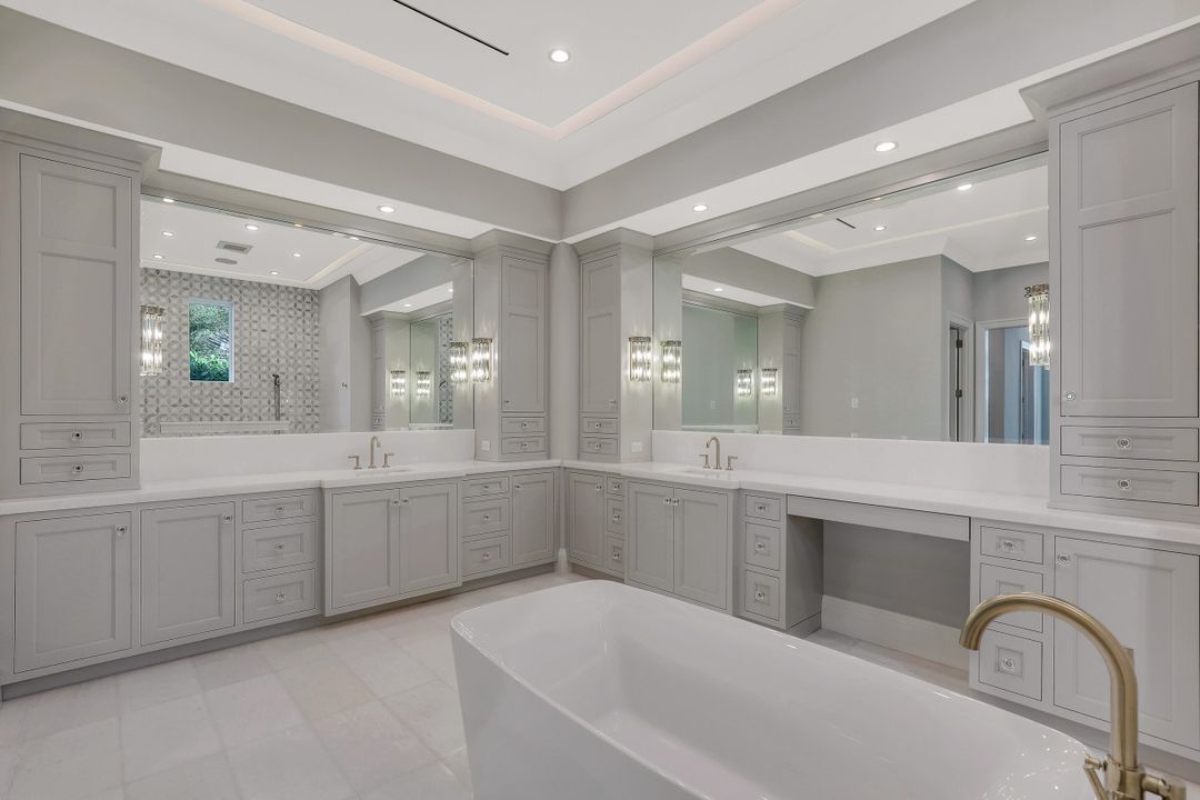 940 17th Ave S, Naples, FL 34102