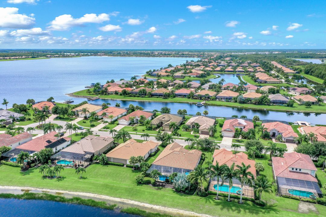 9403 Copper Rock Ct, Naples, FL 34120