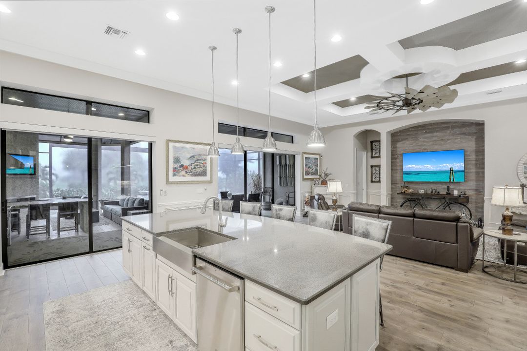 9392 Rapallo St, Naples, FL 34119