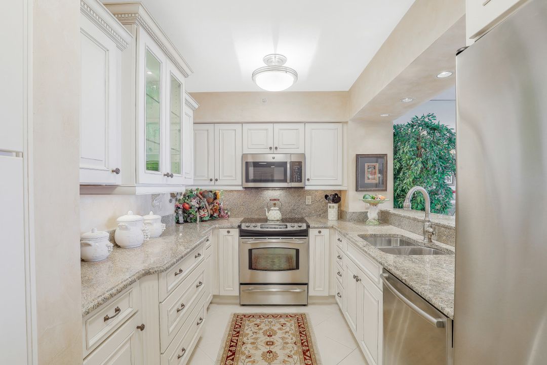 990 Cape Marco Dr #604, Marco Island, FL 34145