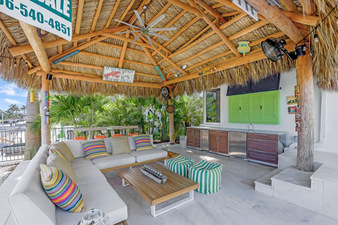 818 Perrine Ct, Marco Island, FL 34145