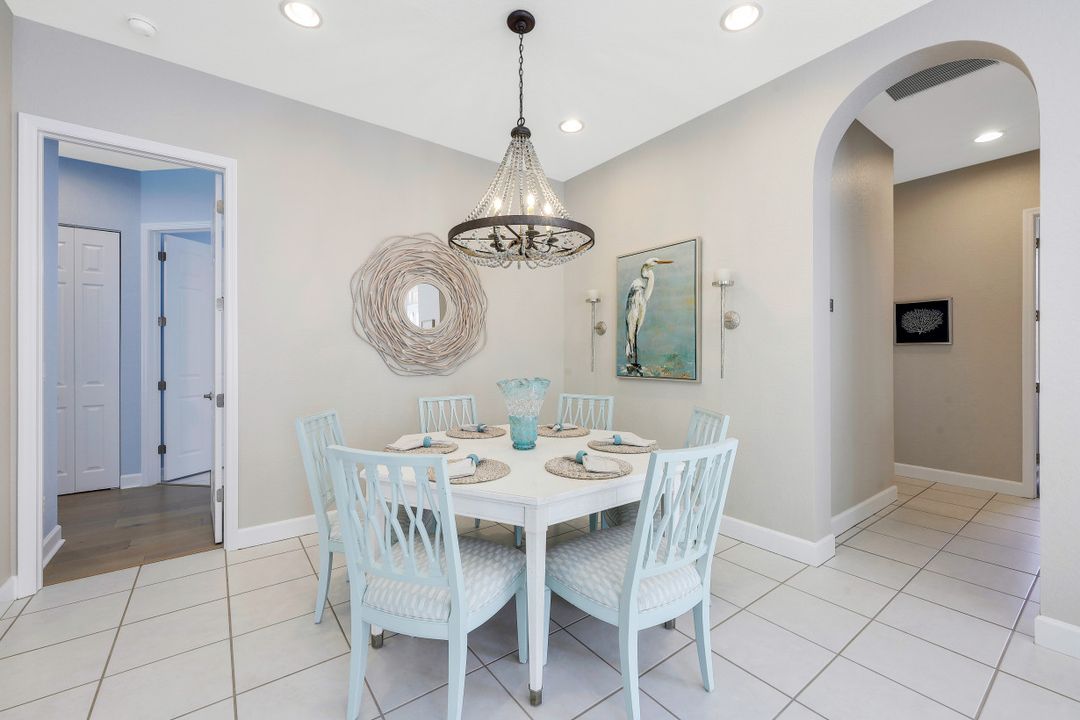 6117 Highwood Park Ln, Naples, FL 34110