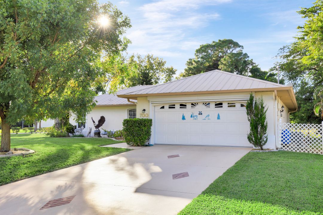 700 SW 6th Ave, Cape Coral, FL 33991