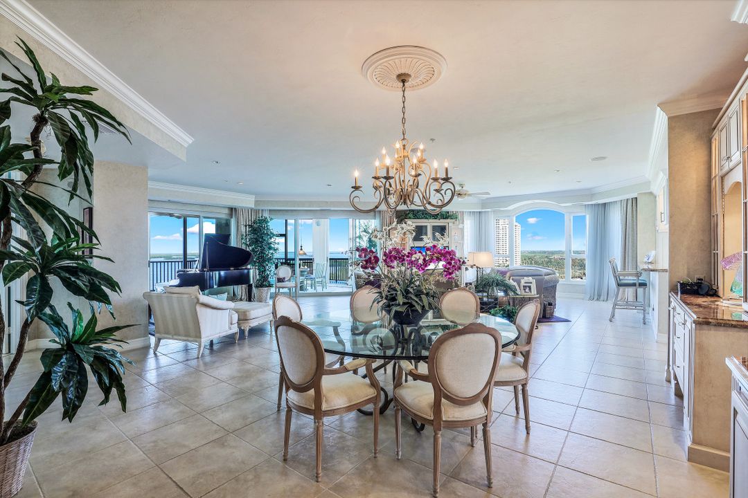 4811 Island Pond Ct #905, Bonita Springs, FL 34134