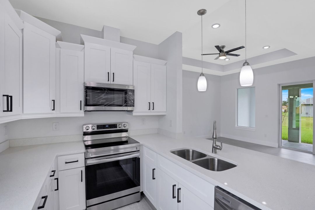 1340 S Gator Cir, Cape Coral, FL 33909