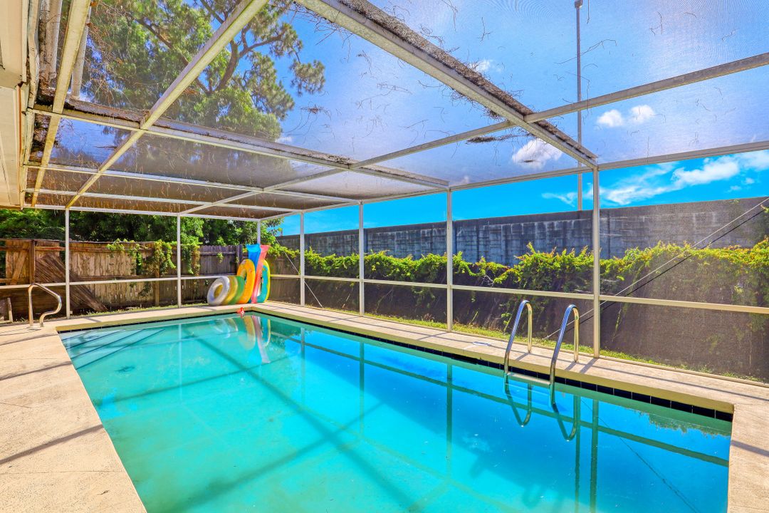 2690 64th St SW, Naples, FL 34105