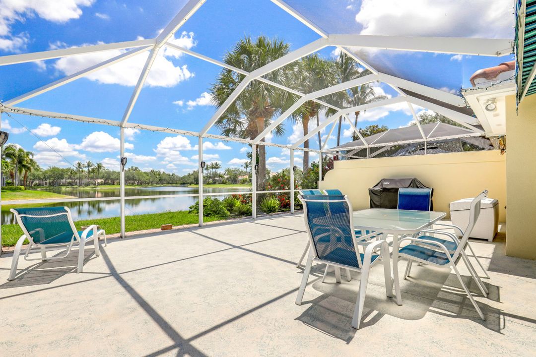 3868 Yakobi Ln, Naples, FL 34119