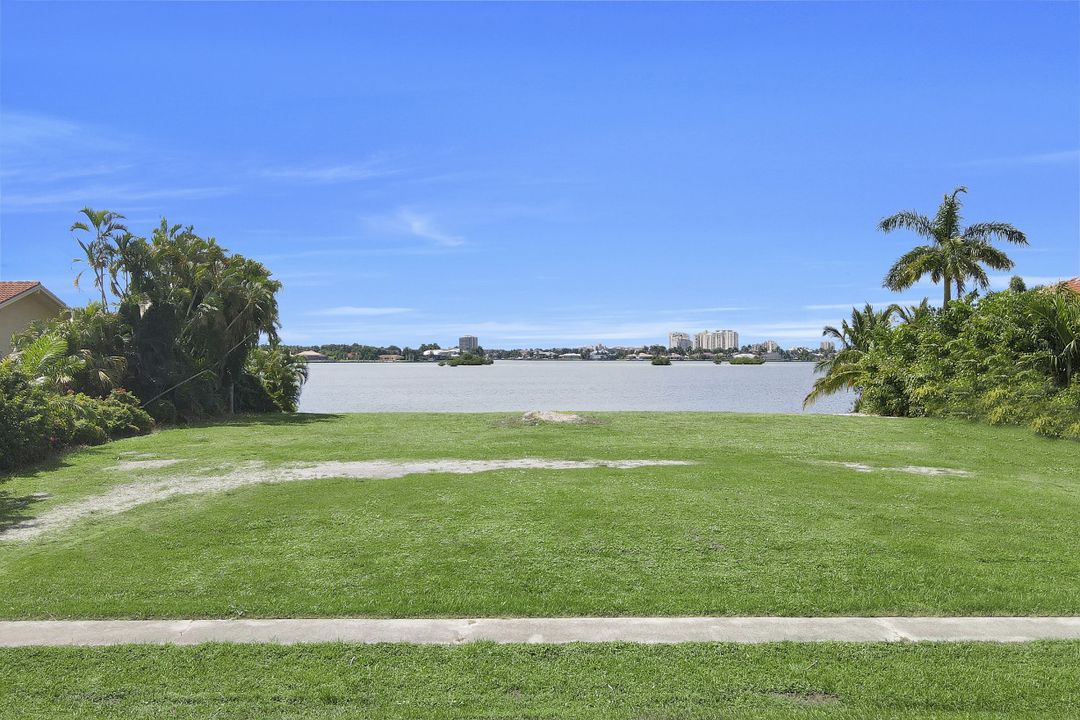 580 S Barfield Dr, Marco Island, FL 34145