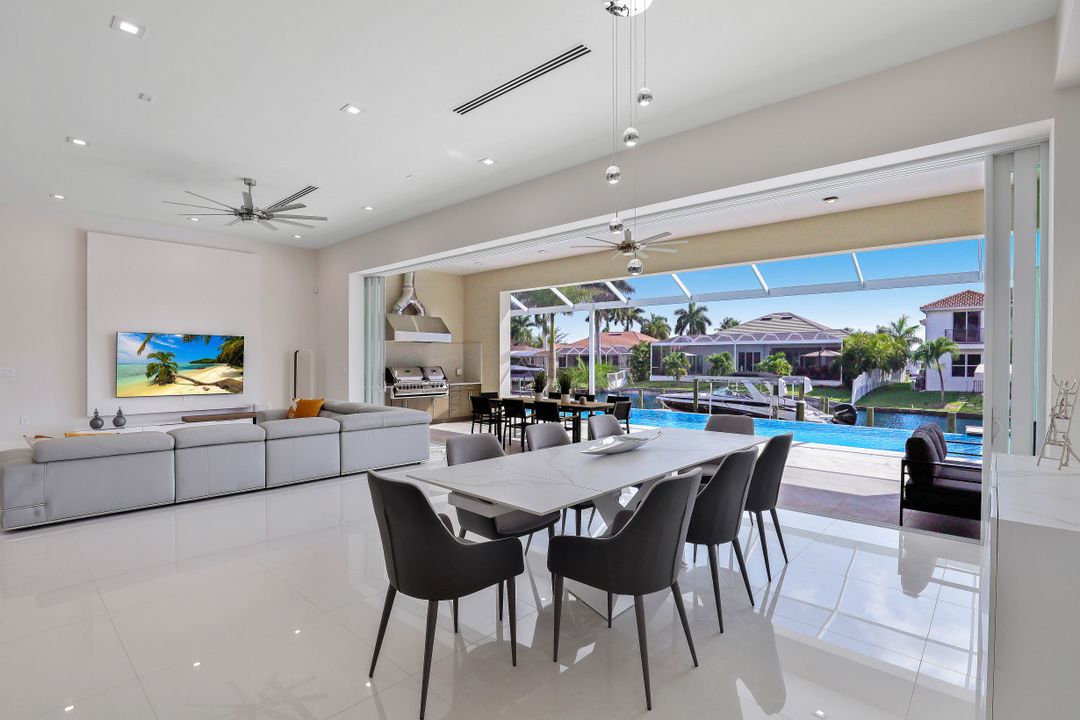 5232 Seminole Ct, Cape Coral, FL 33904