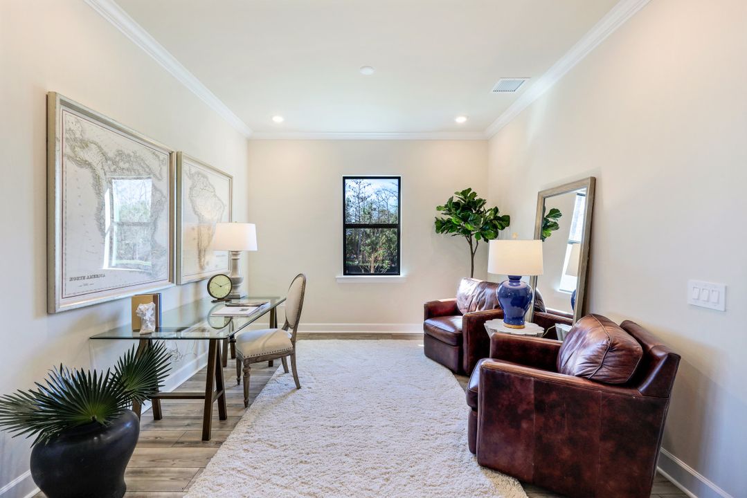 9528 Curlew Dr, Naples, FL 34120