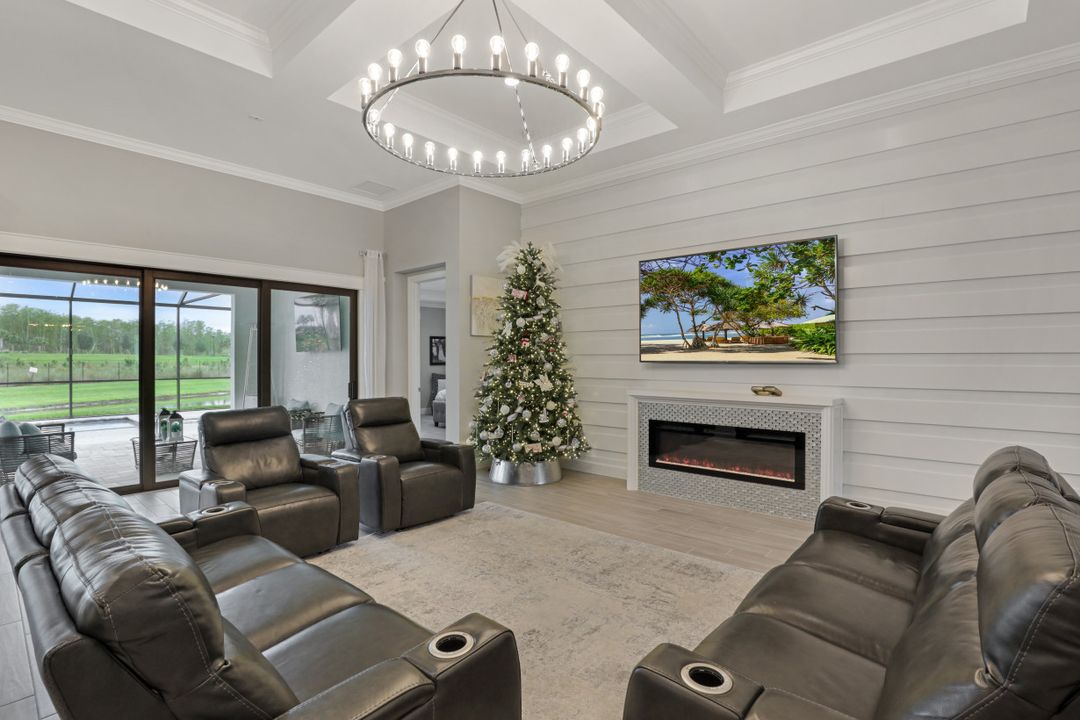 19617 Waterman Ct, Miromar Lakes, FL 33913