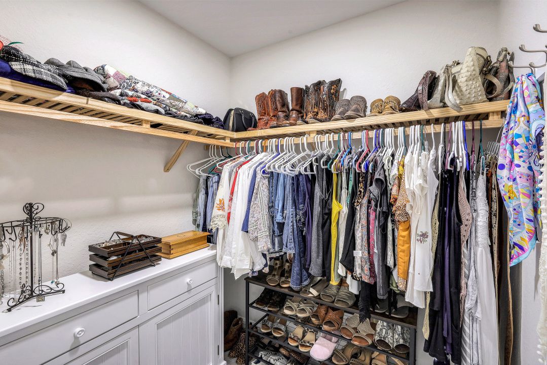 164 Indies Dr East #106, Naples, FL