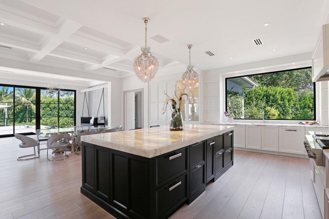 705 Myrtle Rd, Naples, FL 34108