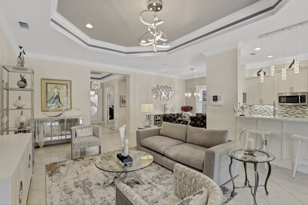 3731 Madeira Ct, Naples, FL 34119