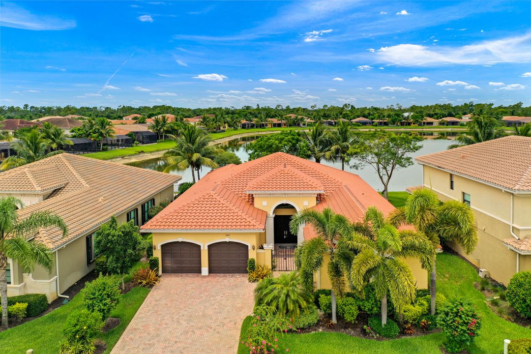 3883 Gibralter Dr, Naples, FL 34119