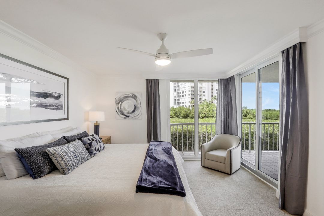 50 Seagate Dr #104, Naples, FL 34103