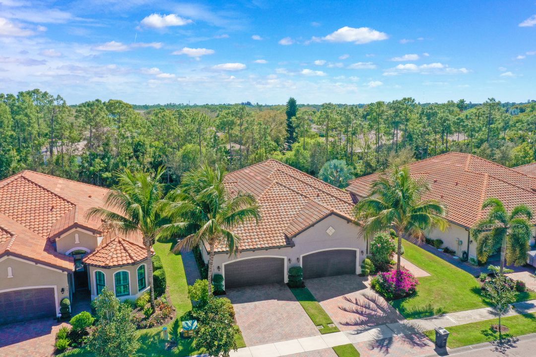 9181 Isla Bella Cir, Bonita Springs, FL 34135