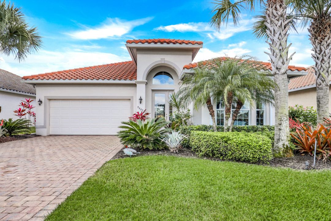 9463 Quarry Dr, Naples, FL 34120