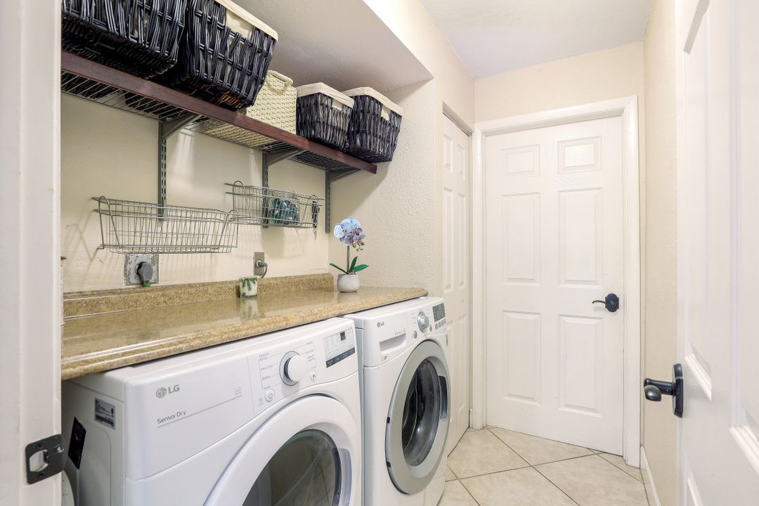 2479 Pinewoods Cir, Naples, FL 34105