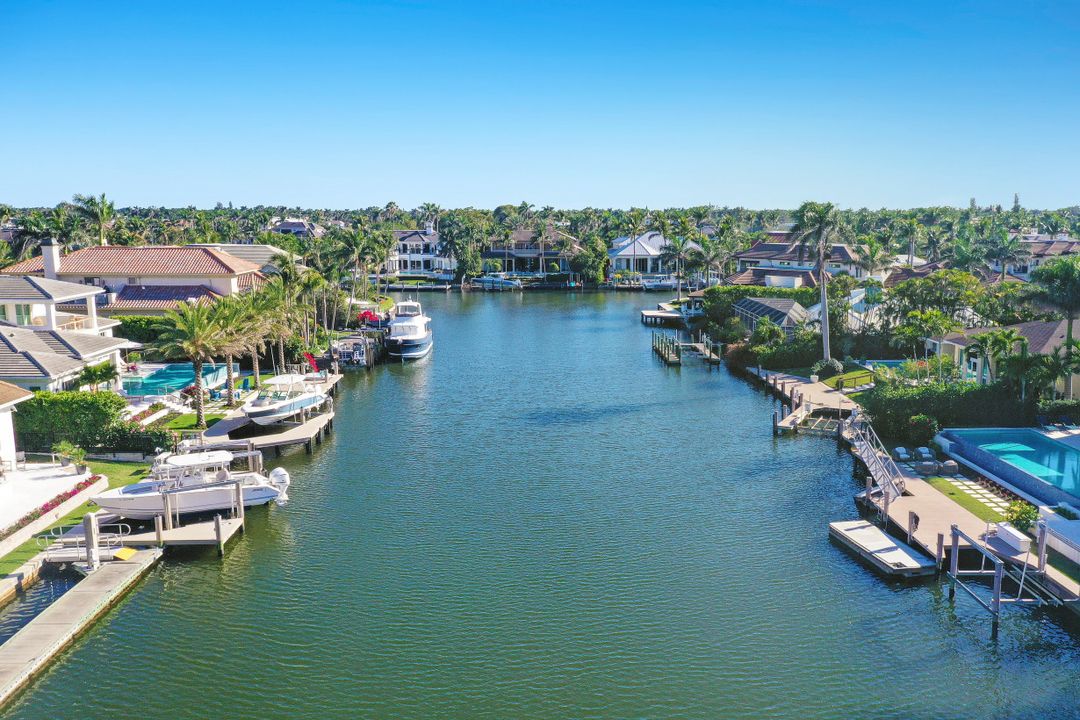 1935 5th St S, Naples, FL 34102