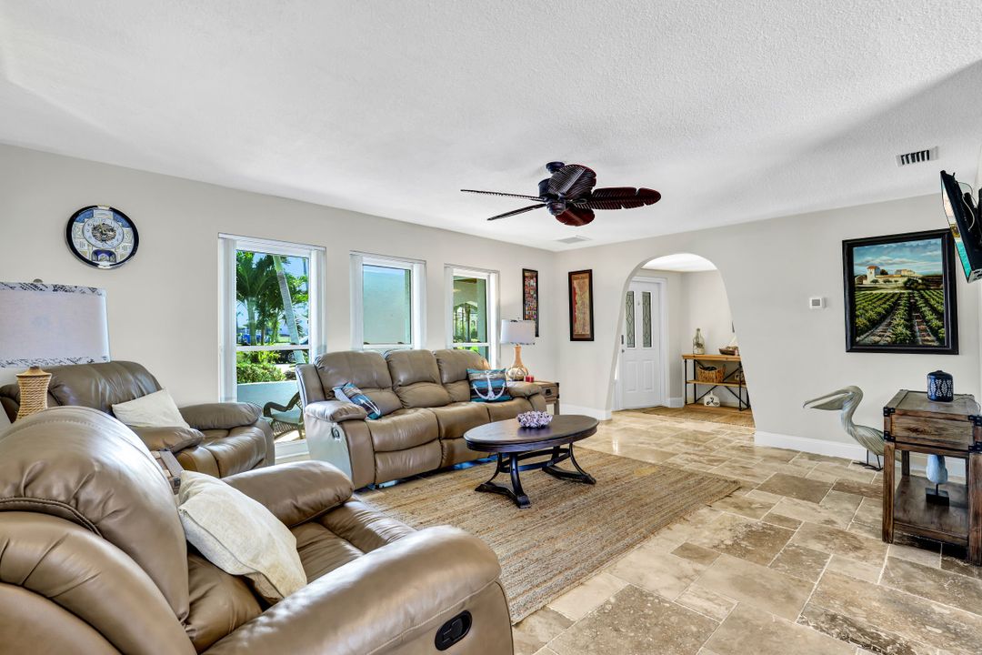 1803 SE 45th St, Cape Coral, FL 33904