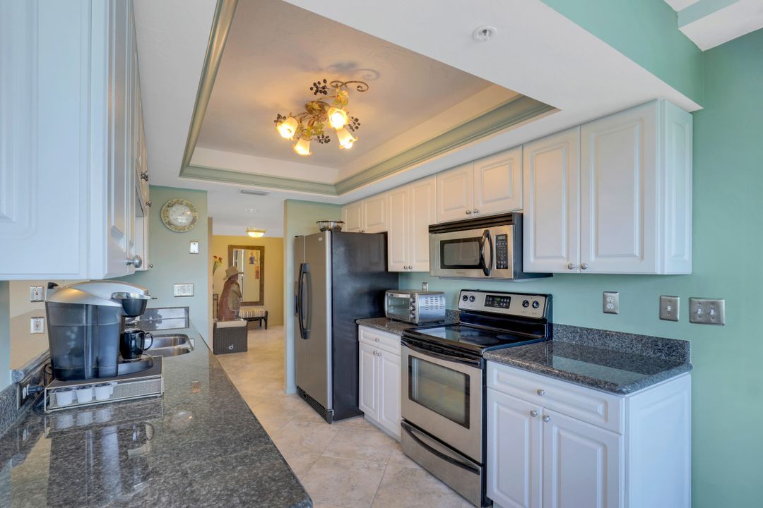 25 Bluebill Ave #201, Naples, FL 34108