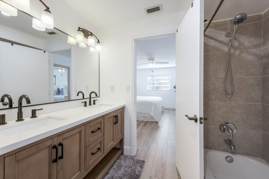 580 105th Ave N, Naples, FL 34108