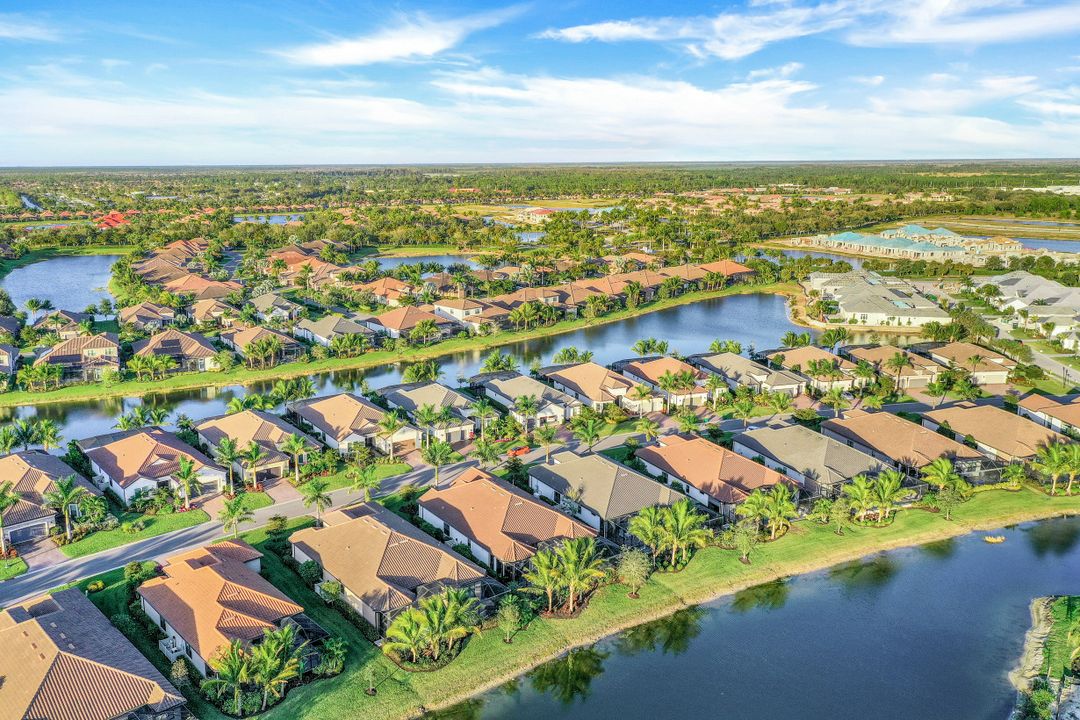 3274 Belon Ln, Naples, FL 34114