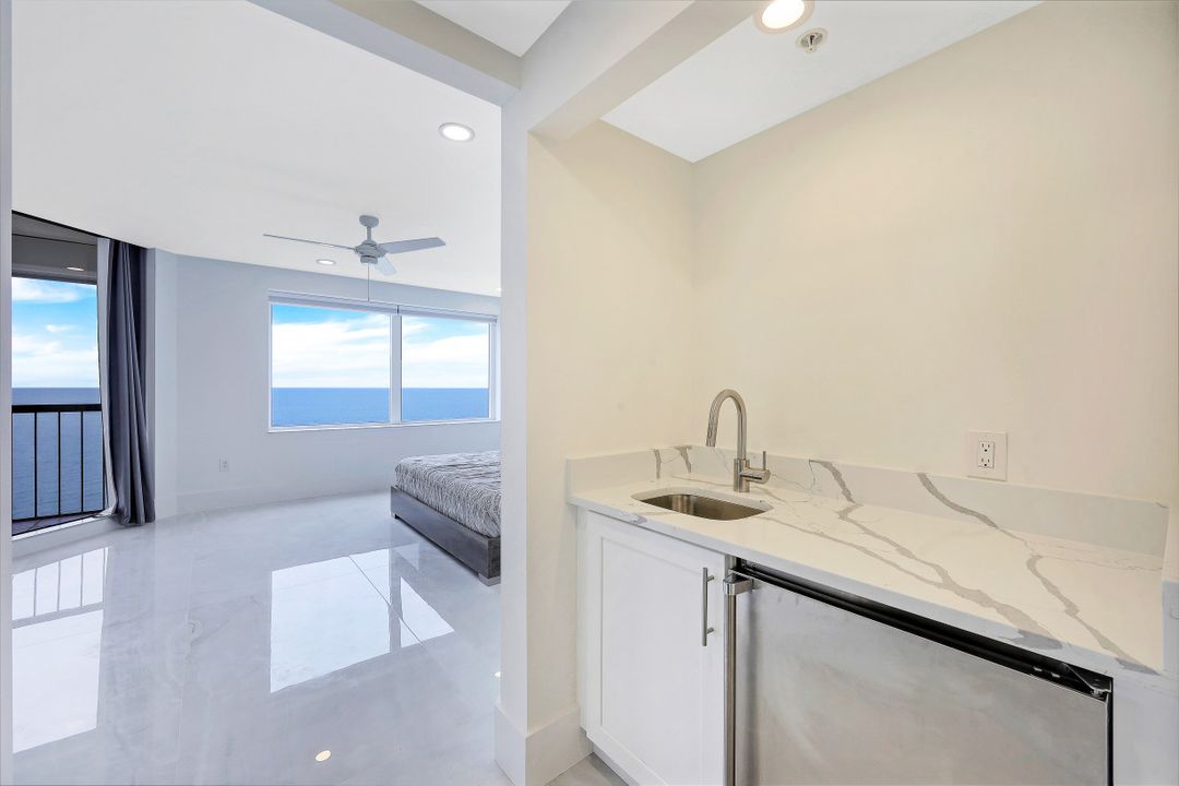 8171 Bay Colony Dr #1602, Naples, FL 34108