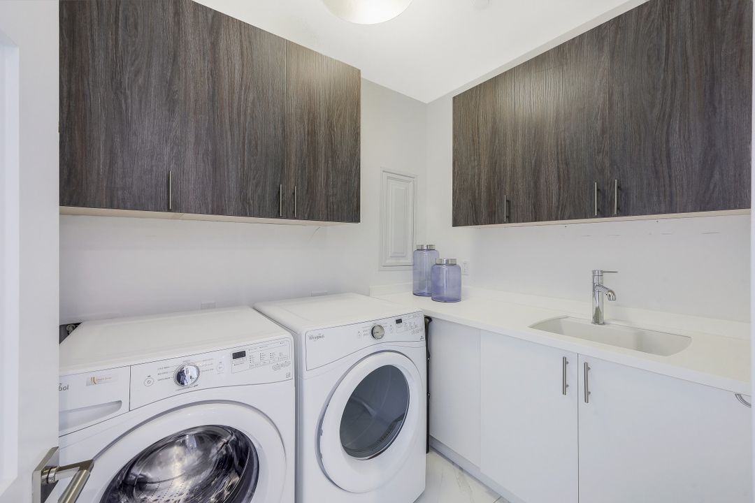 1135 3rd Ave S #303, Naples, FL 34102