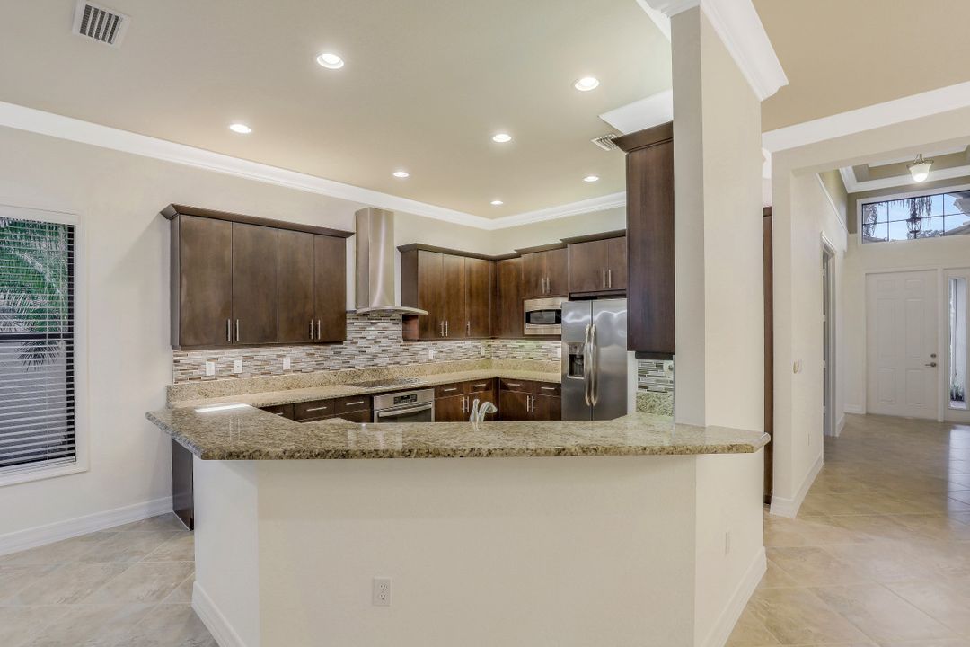 3192 Pacific Dr, Naples, FL 34119