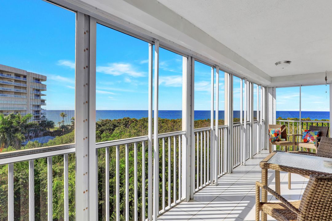 1 Bluebill Ave #709, Naples, FL 34108