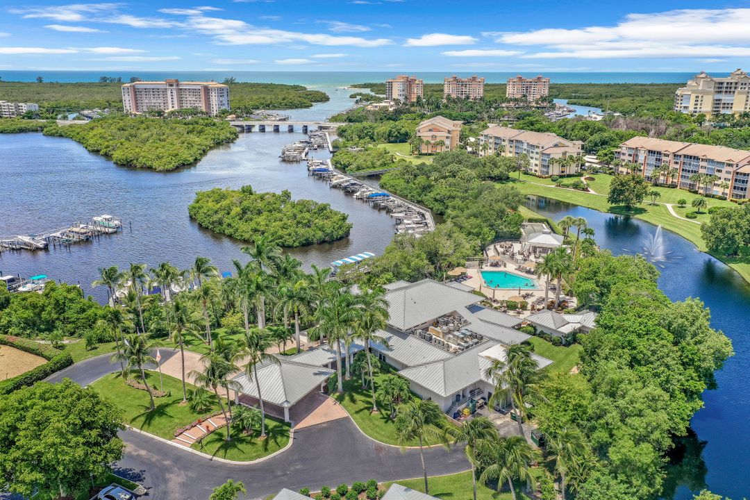 445 Cove Tower Dr #902, Naples, FL 34110