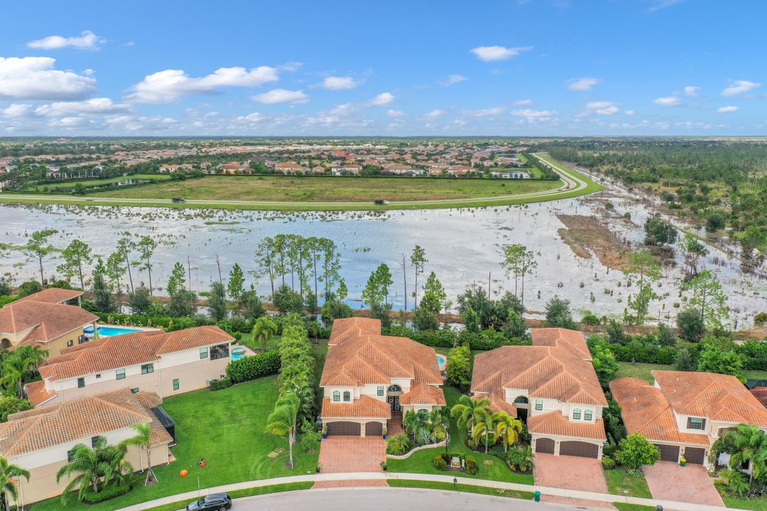 2934 Cinnamon Bay Cir, Naples, FL 34119