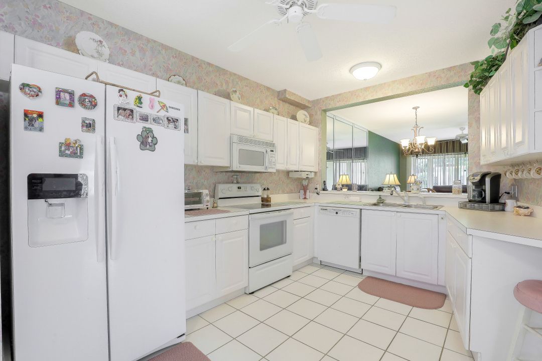 9060 Michael Cir #411, Naples, FL 34113
