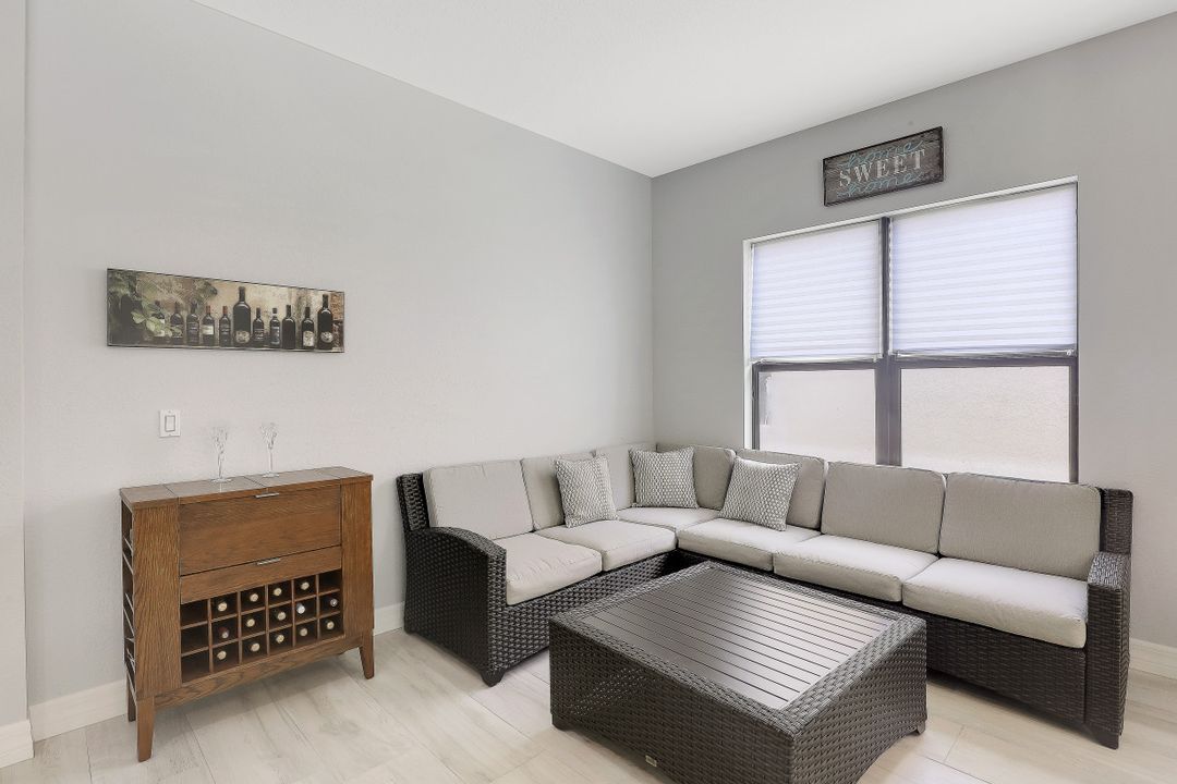 13824 Luna Dr, Naples, FL 34109