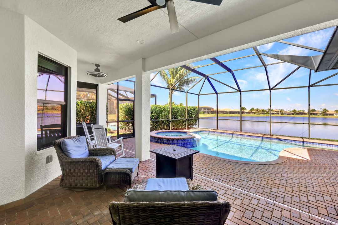 2739 Cinnamon Bay Cir, Naples, FL 34119