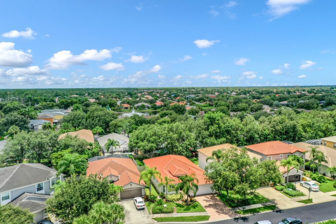 8392 Laurel Lakes Blvd, Naples, FL 34119