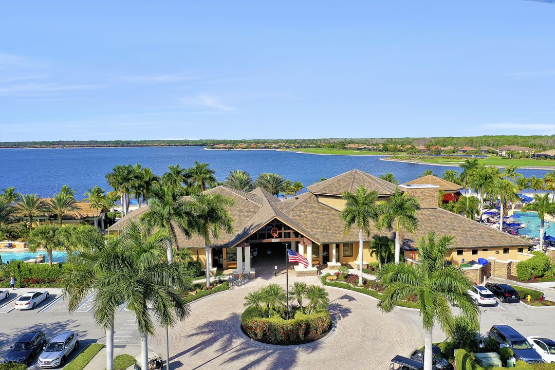 8826 Spinner Cove Ln, Naples, FL 34120