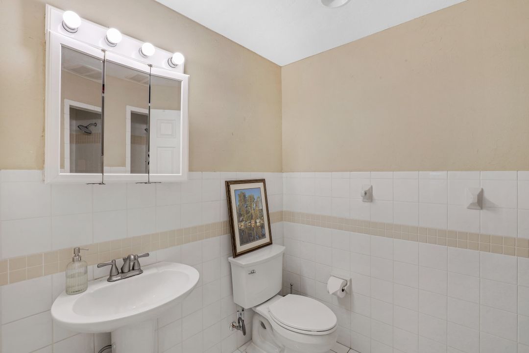 73 Wickliffe Dr, Naples, FL 34110