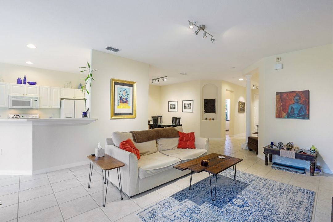 4685 Winged Foot Ct #102, Naples, FL 34112